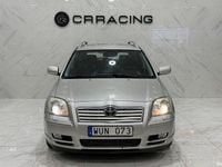 Begagnad Toyota Avensis 147 HK (108 kW) 2005 Silver Kombi