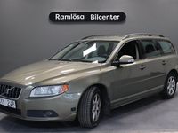 Begagnad Volvo V70 Momentum 146 HK (107 kW) 2009 Grön Kombi