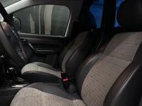 begagnad VW Caddy 1.6 TDI DSG Dragkrok Värmare Skåpbil Euro 5