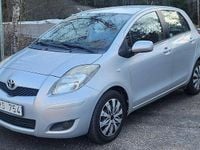 Begagnad Toyota Yaris 99 HK (72 kW) 2011 Silver Halvkombi