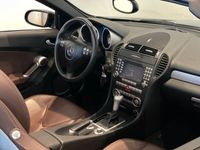 begagnad Mercedes SLK280 7G-Tronic 231hk NAV / HARMAN KARDON