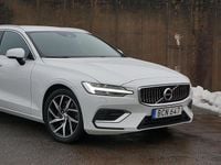 Begagnad Volvo V60 Inscription 253 HK (186 kW) 2021 Vit Kombi
