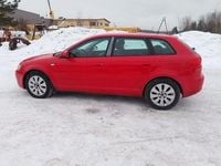 Begagnad Audi A3 Sportback Attraction 116 HK (85 kW) 2005 Röd Halvkombi