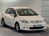 Begagnad Toyota Auris Plus 90 HK (66 kW) 2011 Vit Halvkombi