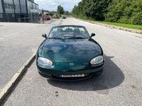 Begagnad Mazda MX5 110 HK (80 kW) 2000 British racing green Cab