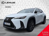 Begagnad Lexus UX 250h Sport Design Packet 186 HK (136 kW) 2023 Vit SUV