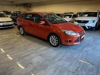 Begagnad Ford Focus 116 HK (85 kW) 2011 Orange Kombi