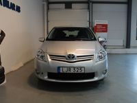 begagnad Toyota Auris 5-dörrar 1.6 Euro 5 NYSERVAD MOTORVÄRME 9100MIL