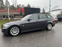 Begagnad BMW 325 197 HK (144 kW) 2007 Grå metallic Kombi