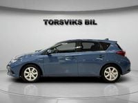 Begagnad Toyota Auris Hybrid Active 136 HK (100 kW) 2016 Blåmet Halvkombi