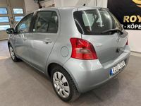 begagnad Toyota Yaris 5-dörrar 1.3 VVT-i AUTOMAT AC LÅGMIL 0% RÄNTA