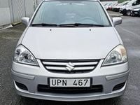 Begagnad Suzuki Liana 106 HK (77 kW) 2004 Silver Halvkombi