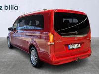 Begagnad Mercedes V300 239 HK (175 kW) 2023 Röd Minibuss