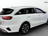 Begagnad Kia Ceed Advance 105 HK (77 kW) 2023 Vit Halvkombi