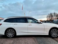 Begagnad BMW 330e M Sport 184 HK (135 kW) 2020 Vit Kombi