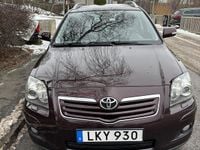 Begagnad Toyota Avensis 147 HK (108 kW) 2007 Brun Kombi