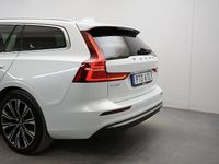 Begagnad Volvo V60 Core 253 HK (186 kW) 2022 Vit Kombi