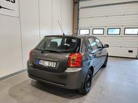 Begagnad Toyota Corolla 110 HK (80 kW) 2006 Grå Halvkombi