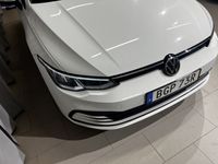 begagnad VW Golf Life 1.0 TSI 110HK Manuell Dragpaket 2021