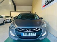 begagnad Hyundai i30 5-dörrar 1.6 CRDi Navi Backkamera Dragkrok