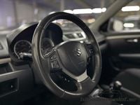 Begagnad Suzuki Swift Exclusive 75 HK (55 kW) 2011 Röd Halvkombi