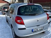 Begagnad Renault Clio R.S. 75 HK (55 kW) 2007 Halvkombi