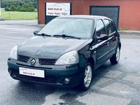 Begagnad Renault Clio II 75 HK (55 kW) 2004 Svart Halvkombi
