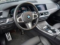 begagnad BMW X5 45e M SPORT PANORAMA LUFTFJÄDRING DRAG HUD H/K 21´´