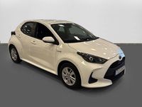 Begagnad Toyota Yaris Hybrid 92 HK (67 kW) 2021 Vit Halvkombi