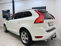 begagnad Volvo XC60 D5 AWD R-Design VOC/Panorama/Värmare/Keyless/Drag