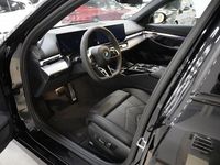 Begagnad BMW 530e Shadowline 2026 Svart Kombi