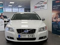 Begagnad Volvo V70 Momentum 163 HK (119 kW) 2010 Vit Kombi