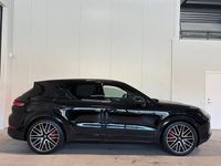 Begagnad Porsche Cayenne S E-Hybrid 520 HK (382 kW) 2024 Svart SUV