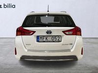 Begagnad Toyota Auris Touring Sports Active 137 HK (100 kW) 2013 Vit Kombi