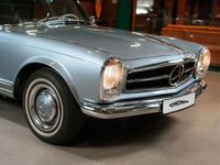 Begagnad Mercedes 230 150 HK (110 kW) 1966 Ljusblå Cab