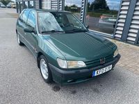 Begagnad Peugeot 306 Roland Garros 88 HK (64 kW) 1995 Mörkgrön Halvkombi