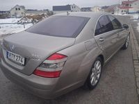Begagnad Mercedes S500 388 HK (285 kW) 2007 Cubanitsilvermetallic Sedan