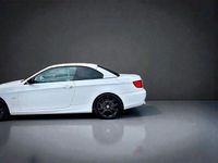 Begagnad BMW 320 Comfort Edition 184 HK (135 kW) 2012 Vit Cab