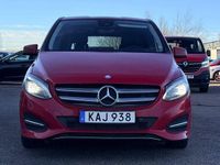 Begagnad Mercedes B180 Urban 123 HK (90 kW) 2015 Röd Minibuss