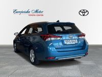 begagnad Toyota Auris Touring Sports Hybrid Executive Vinterhjul