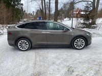Begagnad Tesla Model X 311 kW (423 HK) 2016 Titanium metallic SUV