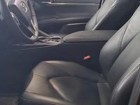 Begagnad Toyota Camry Hybrid 218 HK (160 kW) 2024