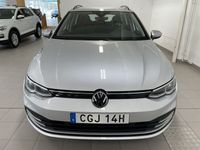 begagnad VW Golf VIII Sportscombi Life 1.5 eTSI 130Hk Drag & Värmare