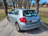 Begagnad Toyota Auris 124 HK (91 kW) 2008 Grå Halvkombi