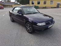 Begagnad Opel Astra Cabriolet 116 HK (85 kW) 1994 Mörkblå (blå) Cab