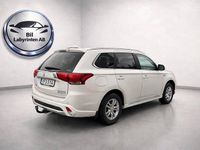 Begagnad Mitsubishi Outlander 203 HK (149 kW) 2016 Vit SUV