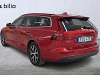 Begagnad Volvo V60 Core 163 HK (119 kW) 2023 Röd Kombi