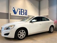 begagnad Volvo S60 D3 Summum NY KAMREMSSATS/DRAG/KEYLESS/PDC/SoV-HJUL