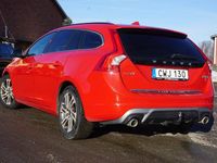 Begagnad Volvo V60 R-Design 231 HK (169 kW) 2016 Röd Kombi