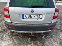Begagnad Skoda Octavia Scout 140 HK (102 kW) 2012 Kombi